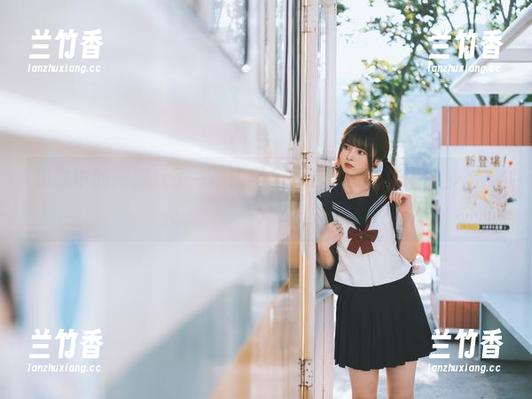 温泉中的河豚抚子—最新照片，这气氛…能不能多加点鱼丸？