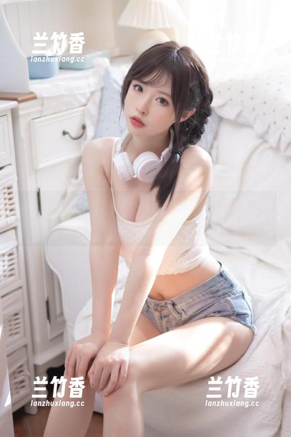 偷偷瞟私拍：清水由乃的法式内衣图片，值不值得一再回味？
