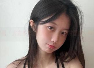 微密圈 – 火龙果羊的短裙魔法：图片里的一阵风！