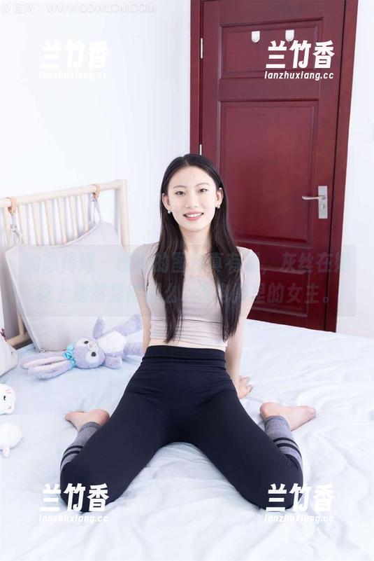 物恋传媒-嘟嘟 物恋传媒 - 嘟嘟的图包真有趣,灰丝在她身上居然显得那么...像电影里的女主。