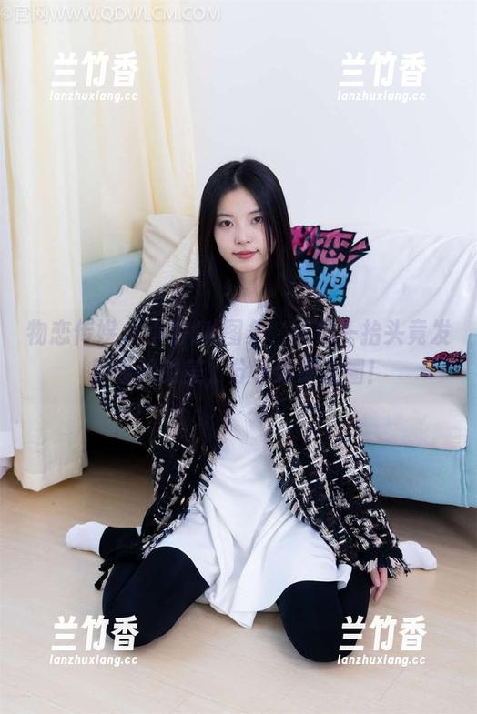 物恋传媒-小竹 物恋传媒 - 小竹JK图集,偶尔一抬头竟发现隐藏的美,分享给朋友圈!