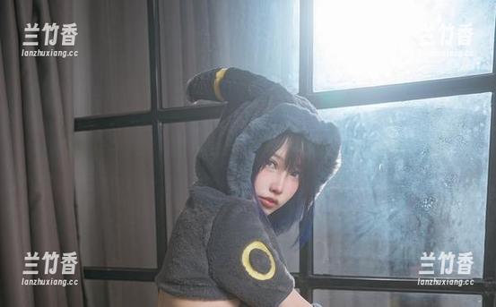 高清水手服套图，有一种想把狐洛洛子请到家里的突然冲动！