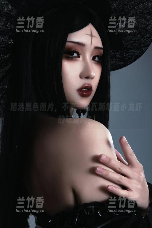 精选黑色照片，不来一碗瓦斯塔亚小龙虾的味道吗？