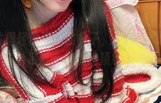 在照片里轻盈跳跃的兔子，搭上神沢永莉的黄色吊带，果然是顶级套图！