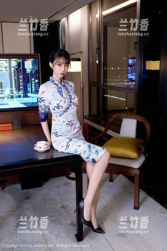 秀人网 - 图片中的大橘BBKira，穿着水手服像是出海探险