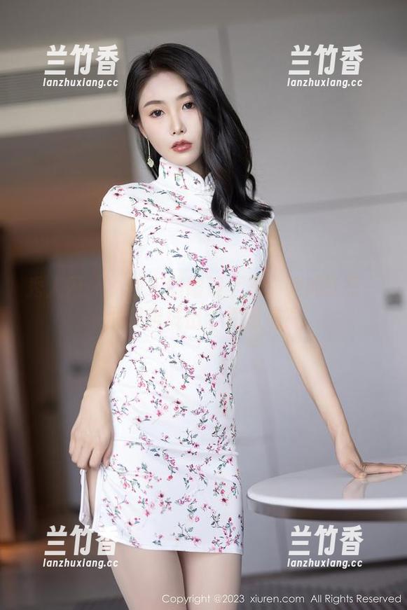 秀人网-小芭乐 秀人网 - 小芭乐的眼镜全集:她都能把一副眼镜戴出个性感来?