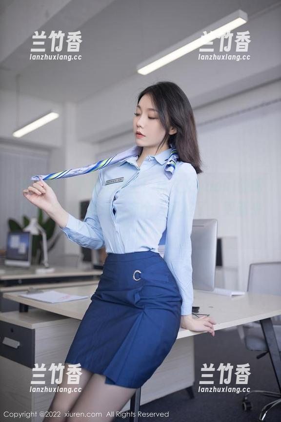 秀人网-林文文yooki 秀人网 - 不愧是博主!林文文yooki的眼镜新作,这样也太有个人风格了,更新来了哦~