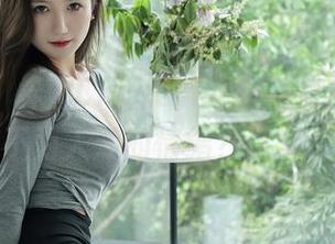 秀人网 – 梓萱Crystal的粉色作品里藏了多少不为人知的情绪？太复杂了。