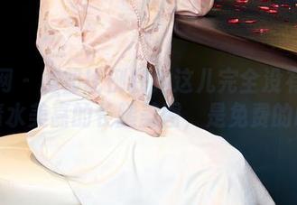 秀人网 – 腿部比例在她这儿完全没有下限，清水美嘉的长腿美图，是免费的哦！