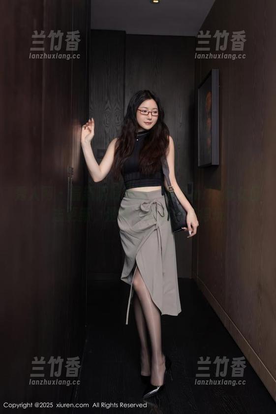 秀人网 - 最新泥砖场景：玉兔miki修女日志更新，没错，版画也有得玩