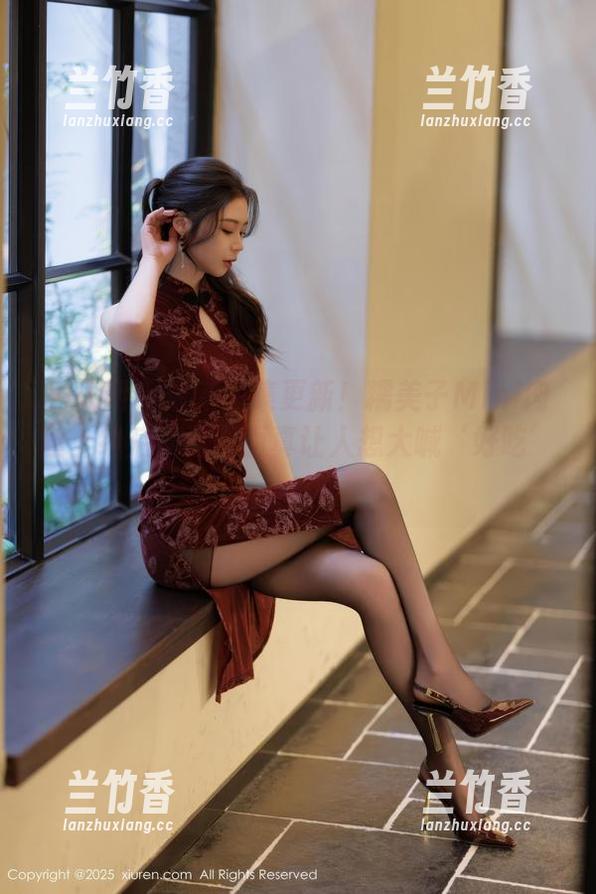 秀人网 - 最新图集更新！糯美子Mini肉丝上线后，这画面真让人想大喊‘好吃’！