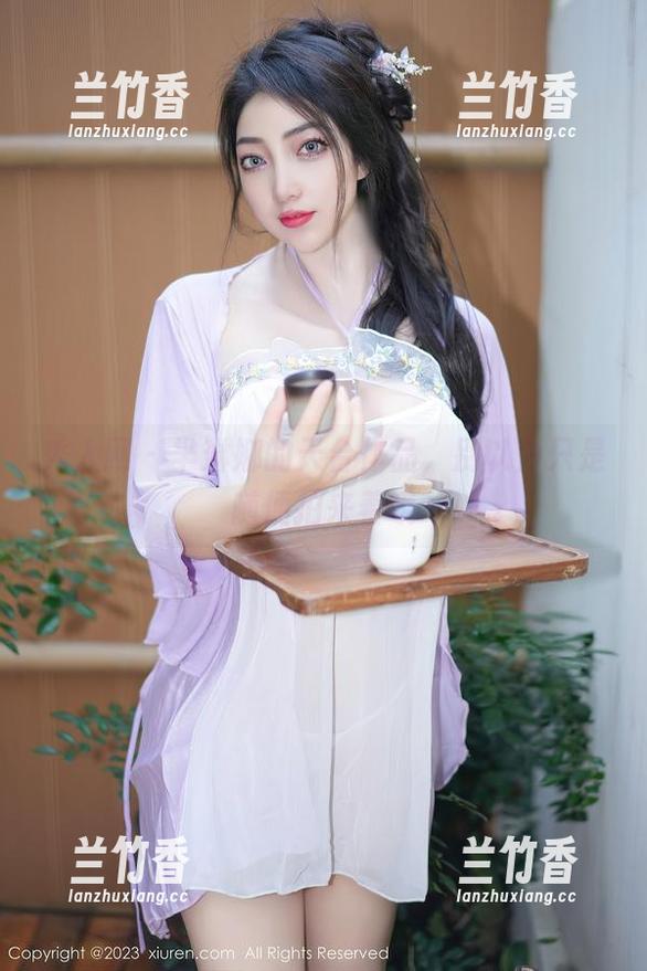 秀人网-芈琳娜 秀人网 - 芈琳娜的天台作品,别以为只是随便拍来着哦