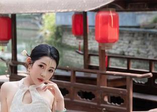 秀人网 – 软情的这本写真集，清纯得像刚出锅的豆腐，快来捏捏看更新！