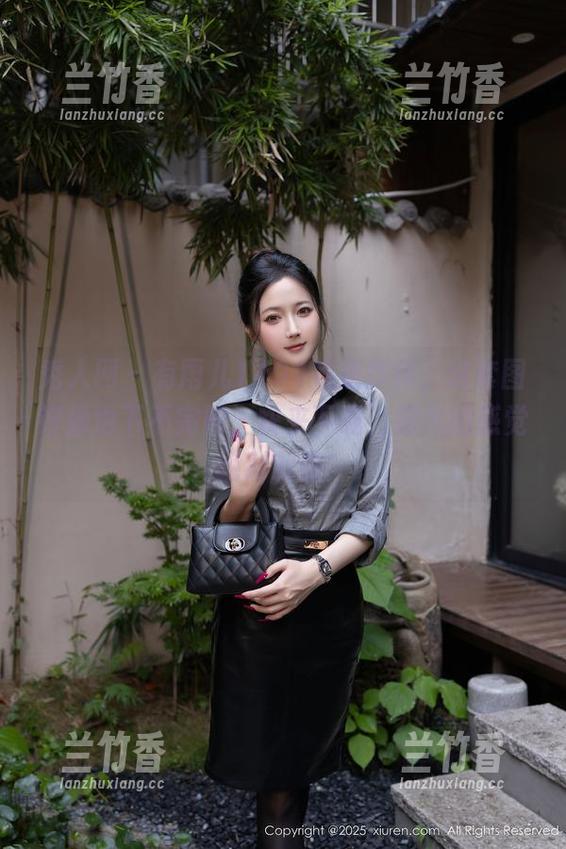秀人网-雨儿1494 秀人网 - 有雨儿1494姐姐作伴,这套图好像也下不完雨,快来下载,漏风的感觉绝对刺激!