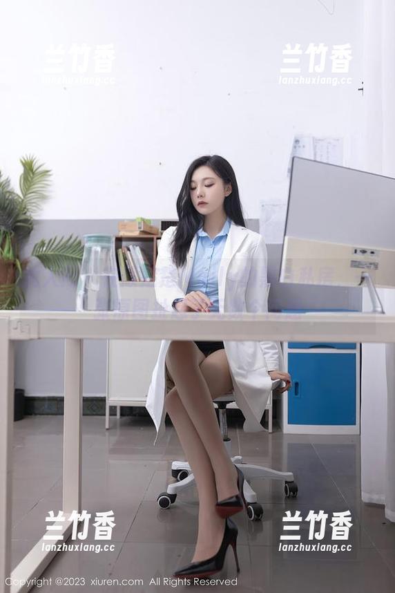 秀人网-顾楚楚Maily 秀人网 - 在顾楚楚Maily的黑白私房,一张原图扯起了无数个问题