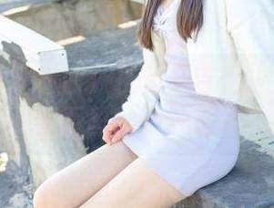 稚乖画册 – 赤西夜夜化身吉他少女导演：画面里的微妙趣味