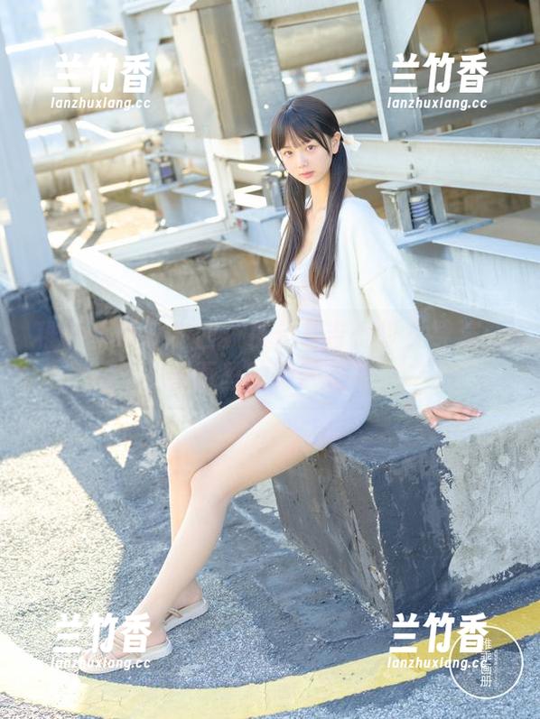 稚乖画册-赤西夜夜 稚乖画册 - 赤西夜夜化身吉他少女导演:画面里的微妙趣味