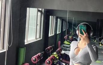 微密圈 – 轻松一刻，童小芯私房美图新货上线，保证不会让你的眼睛闲着！