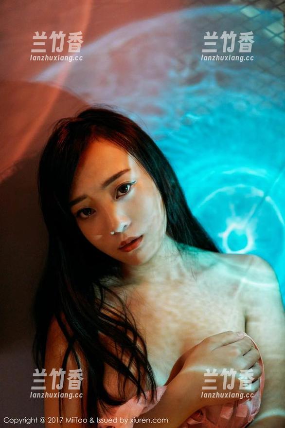 蜜桃社 - 许思铭的红裙，你从网盘里能闻到那份不羁吗？