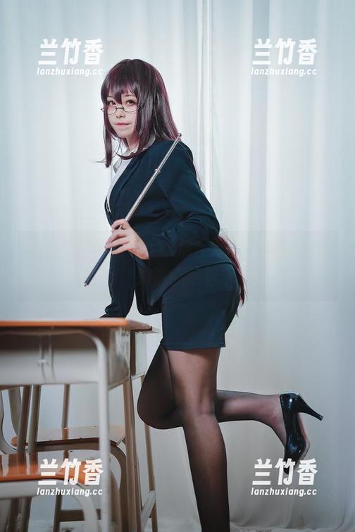 蜜汁猫裘的红武士卖萌全记录，高清图集任你翻，别说我没告诉你哦！
