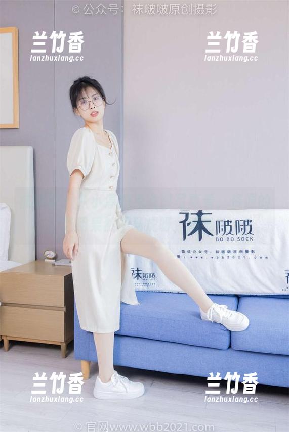 袜啵啵 - 从小淳的兔女郎写真看，资源的选用果然不马虎呀，服气！
