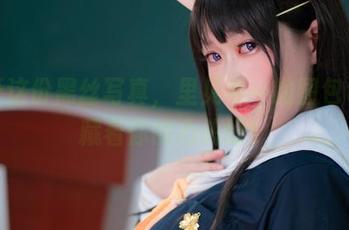 展开这份黑丝写真，里见年一的图包也许藏着你的心头好！