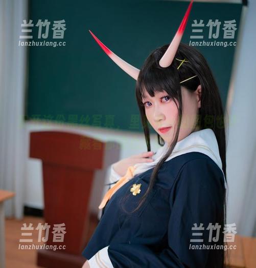 里见年一 展开这份黑丝写真,里见年一的图包也许藏着你的心头好!
