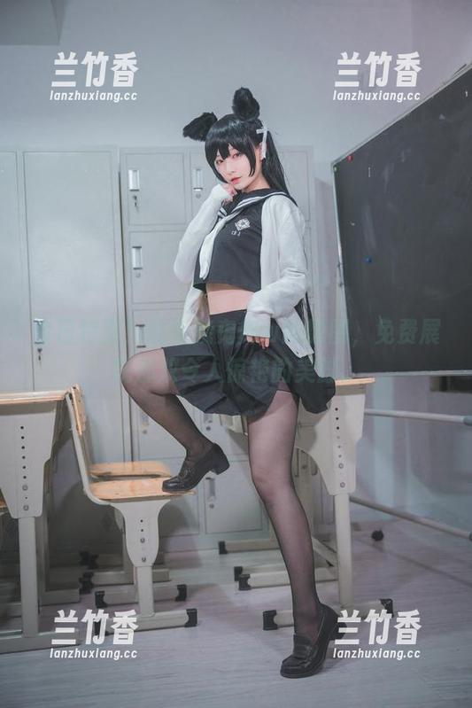 今日特惠！铁板烧鬼舞w的原图，免费展现那双令人惊艳的美脚。