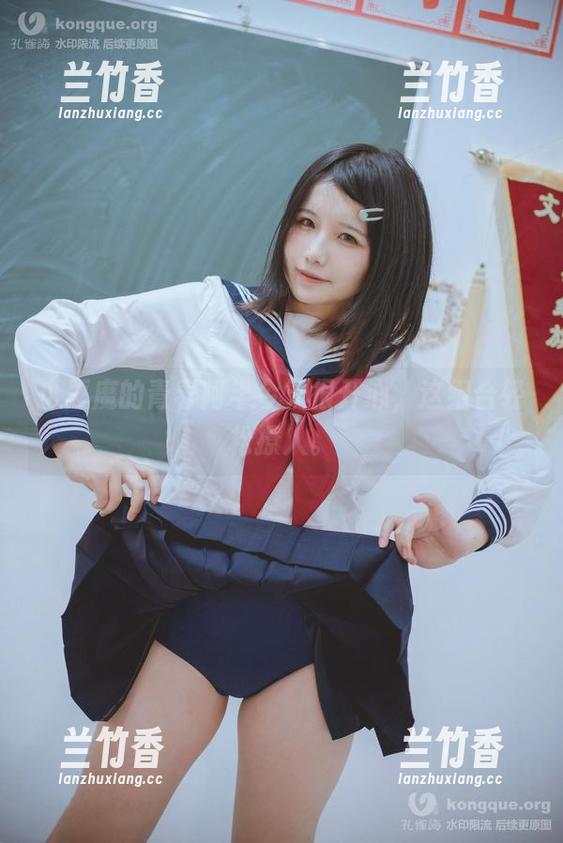 小恶魔的青春阿半今天很开心，这组合轻松撩人。