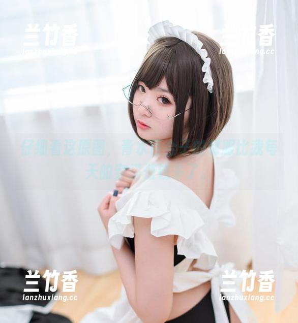 青水百合子 仔细看这原图,青水百合子的制服比我每天的穿搭值钱多了。
