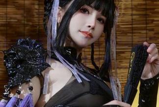 鹿八岁baby黑色——这图片让我想起我上次穿的那个黑衣服。