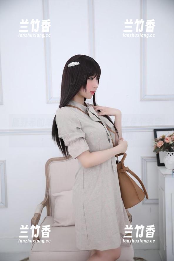 鹿野希 鹿野希的单马尾眼镜娘——不光是个名字,还有充满惊喜的图包哦