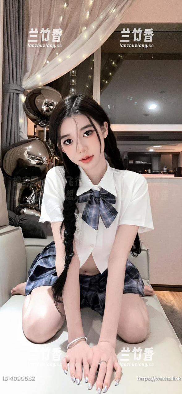 微密圈 - 轻松飞行：黎允熙的空姐高清写真，让我的梦想成为‘定点落地’的小憧憬！